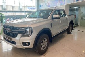 Ford Ranger XLS 2024 Màu Bạc