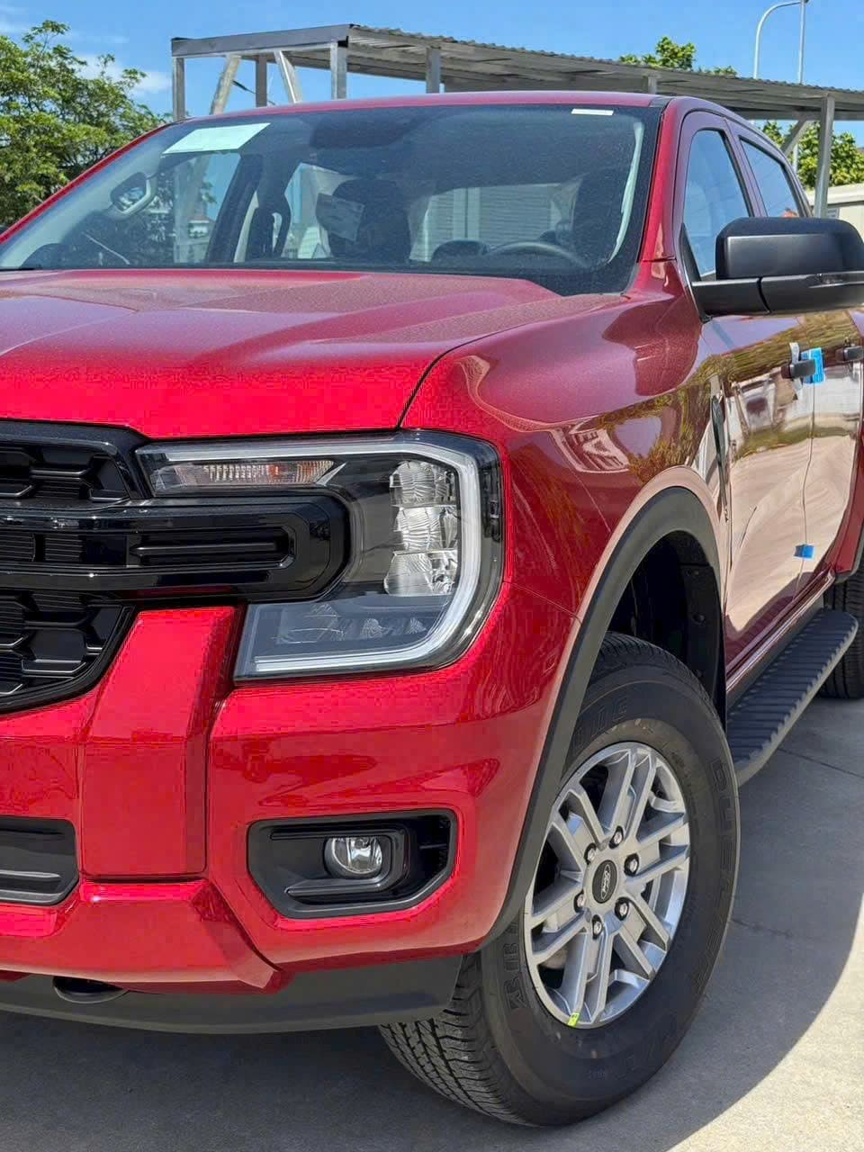 Ford Ranger XLS 4x2 2026 Đỏ