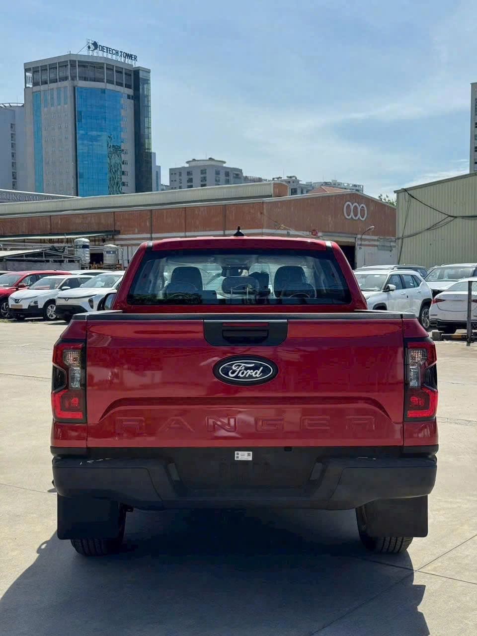 Ford Ranger XLS 4x2 2026 Đỏ